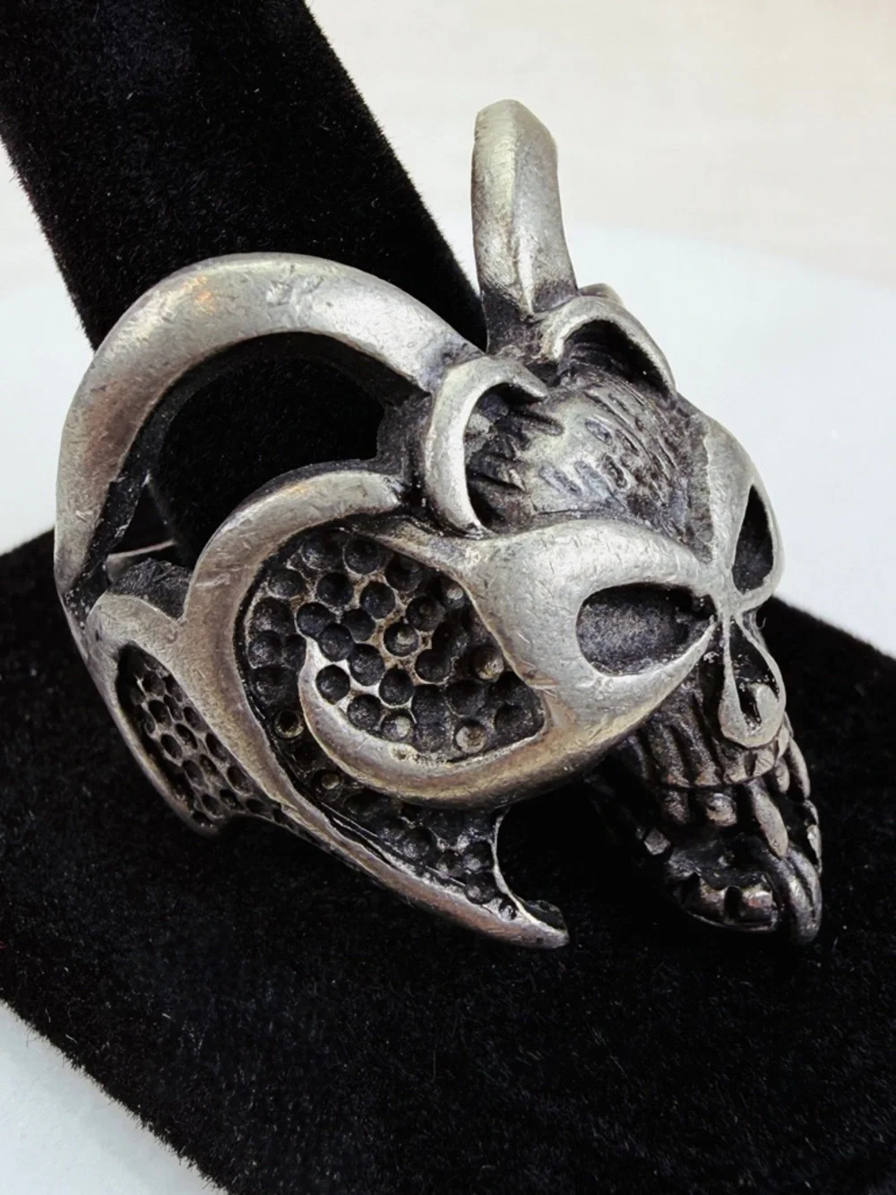 Aged Silvertone Men’s weighted Biker Skull Ring sz 11.5